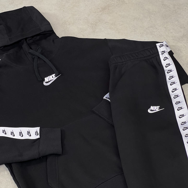 Nike Essential Fleece Tracksuit Black