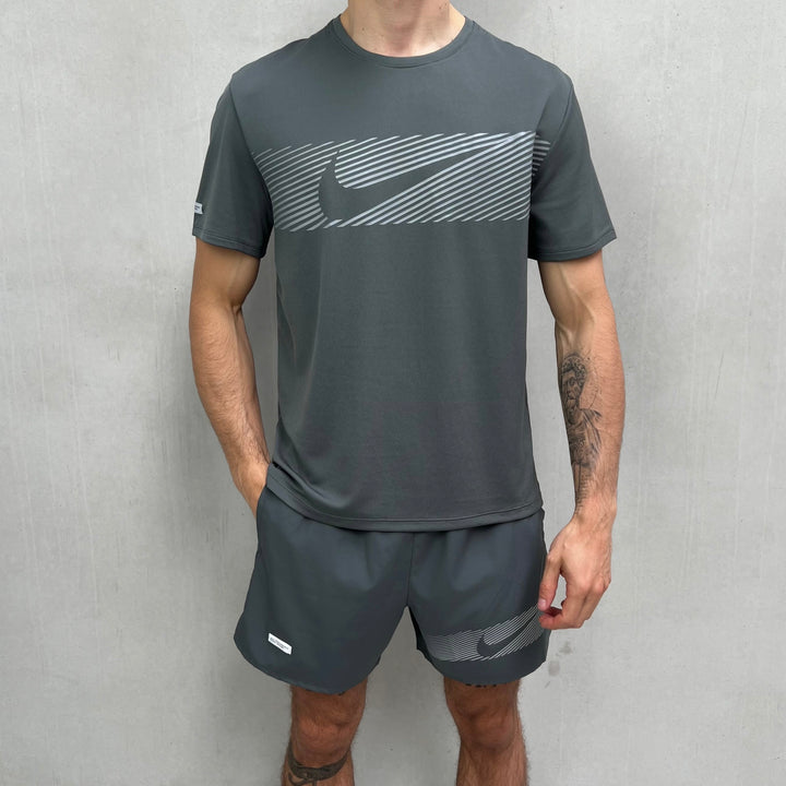 Nike Miler Flash Reflective Short Set Grey