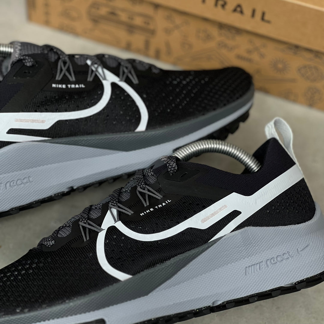 Nike Pegasus Trail Black/Grey