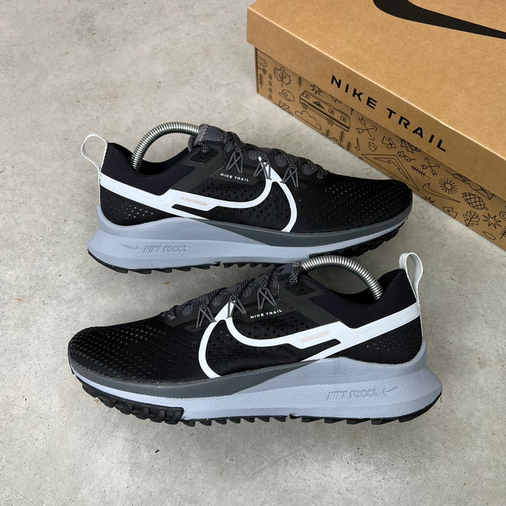 Nike Pegasus Trail Black/Grey